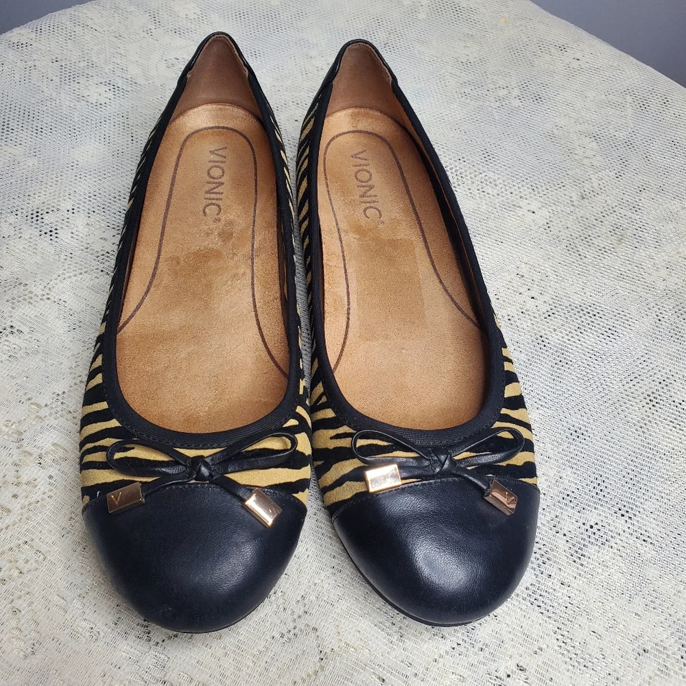 Vionic minna tiger flats size 8 toe bow suede and‎ leather orthopedic arch